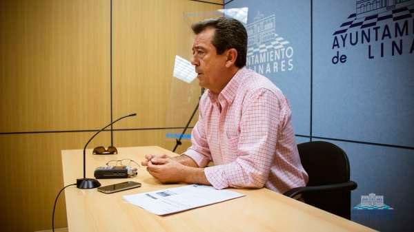 El PSOE expulsa al alcalde de Linares y presenta una moción de censura