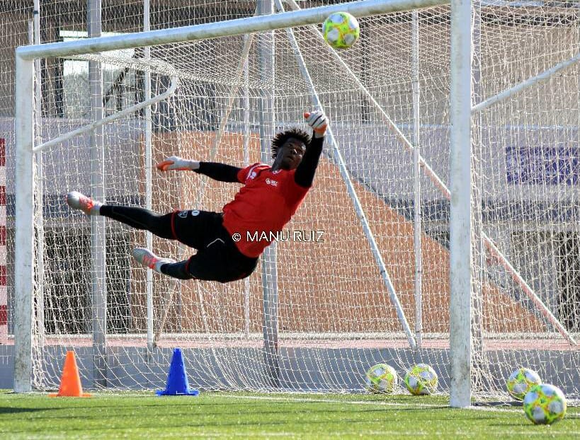 Razak conocía cada detalle del contrato que se le proporcionó y dio el OK para el anuncio de su fichaje antes de jugar en Valdepeñas