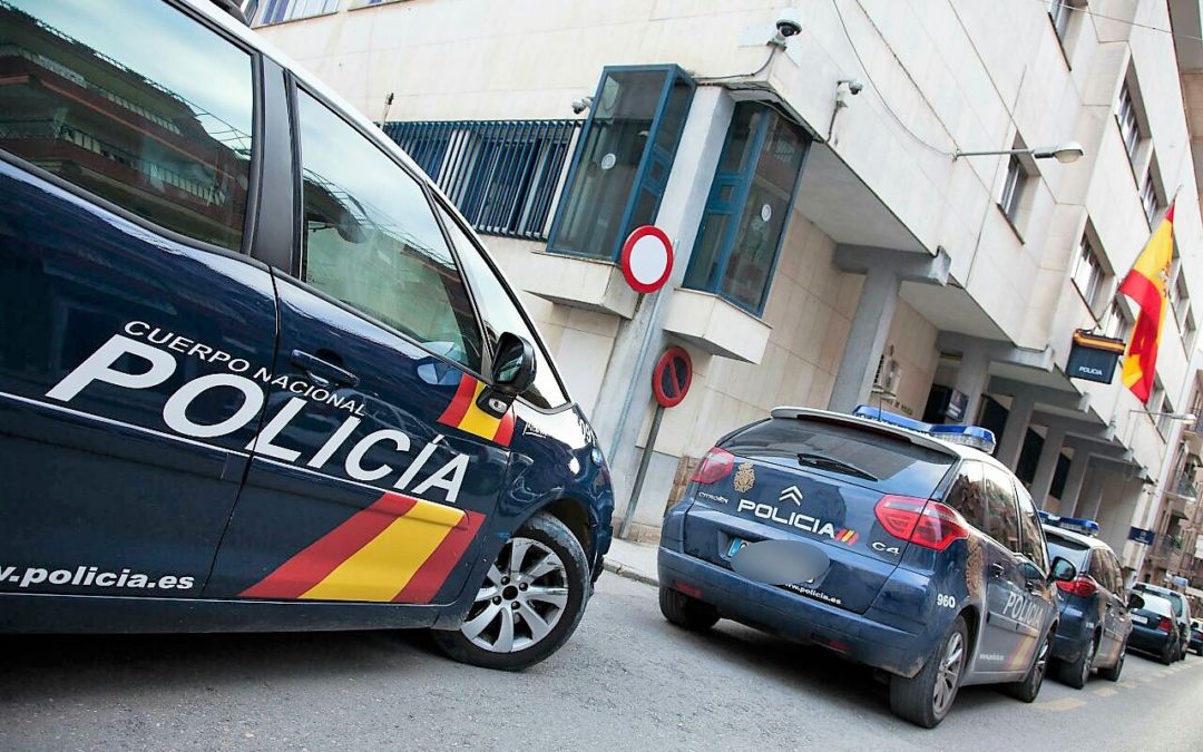 Detenidos ocho jóvenes, dos de ellos en Linares por distribuir vídeos de contenido sexual de una menor de edad por las redes