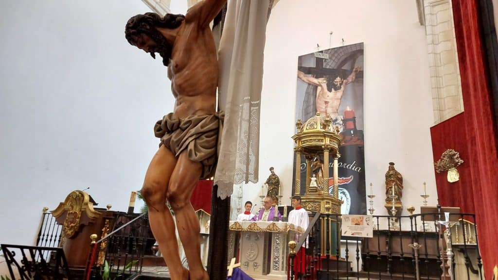 Donativo cofrade a la parroquia de Santa María de Alcaudete