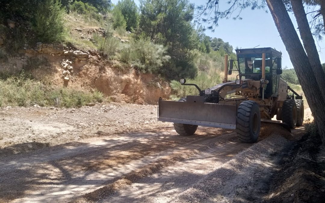Maquinaria pesada para los caminos rurales de Jamilena