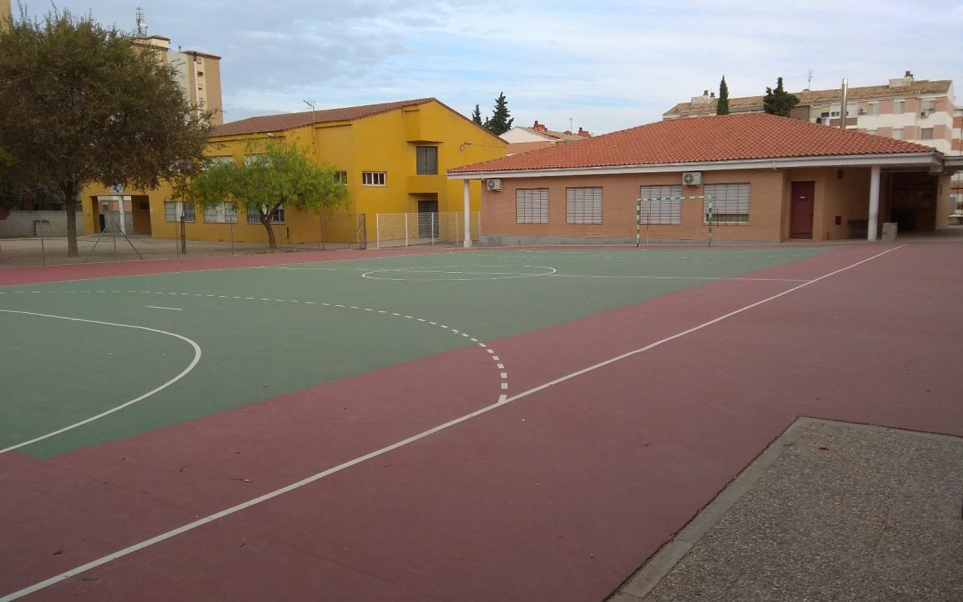 Padres del Marqueses de Linares protestan por la clase de 25 niños de tres años que accede este curso al centro