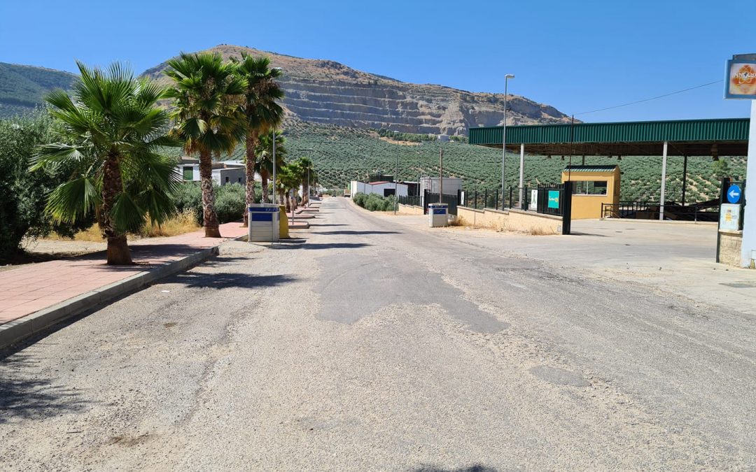 Comienzan las obras de asfaltado de la Avenida de Torredonjimeno