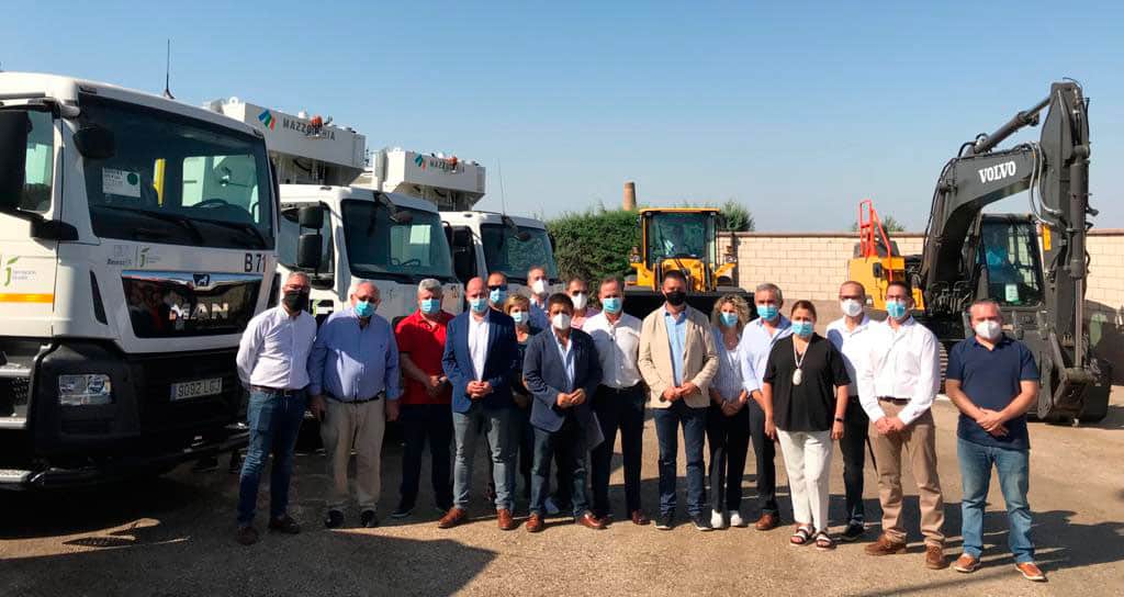 Diputación presenta en Linares los seis nuevos equipos para la recogida y tratamientos de escombros en la provincia