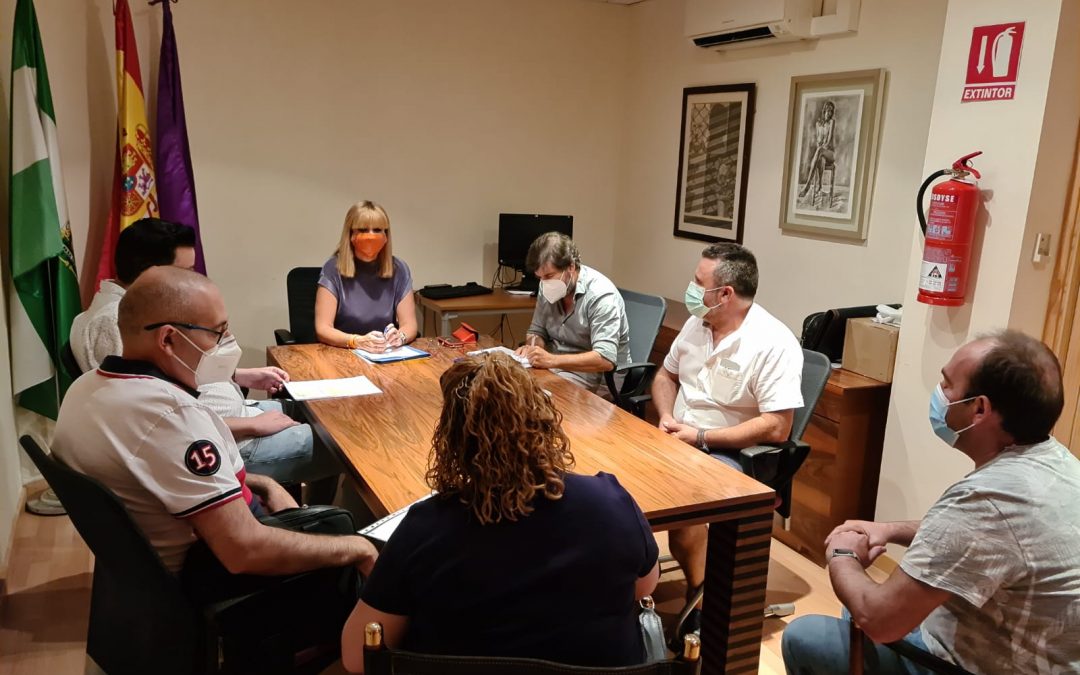 María Cantos tiende la mano a los feriantes en la búsqueda de recursos que les permitan reactivar su sector