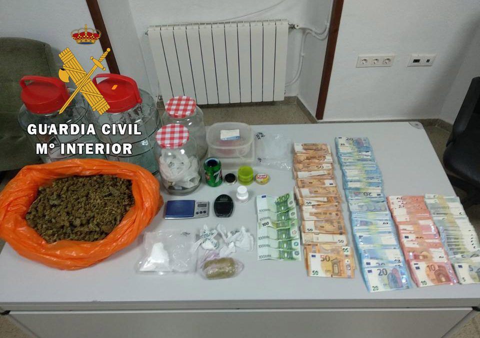 La Guardia Civil detiene a dos personas en Arjona, e investiga a otras dos, como presuntas autoras de un Delito Contra la Salud Pública