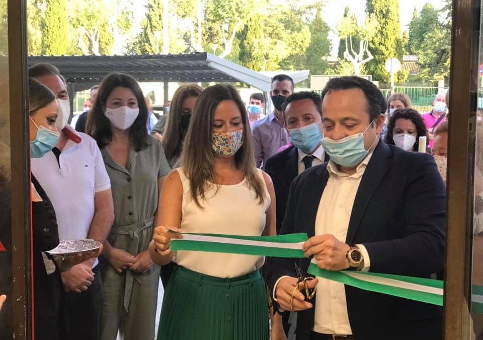 Cash&Carry Díaz Cadenas abre su nuevo centro en La Carolina regalando un jamón al día entre sus clientes