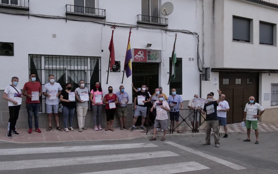 IU Torredonjimeno lleva casa por casa información de la subida del agua