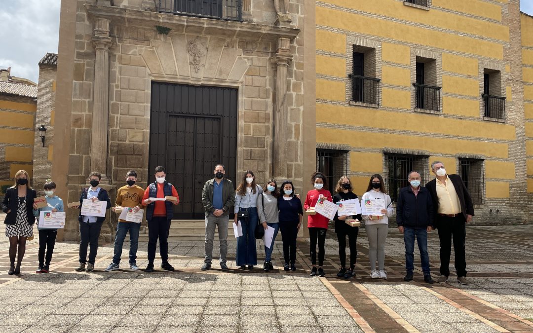Entrega de premios al alumnado ganador de los talleres divulgativos sobre el Plan Especial del Casco Histórico