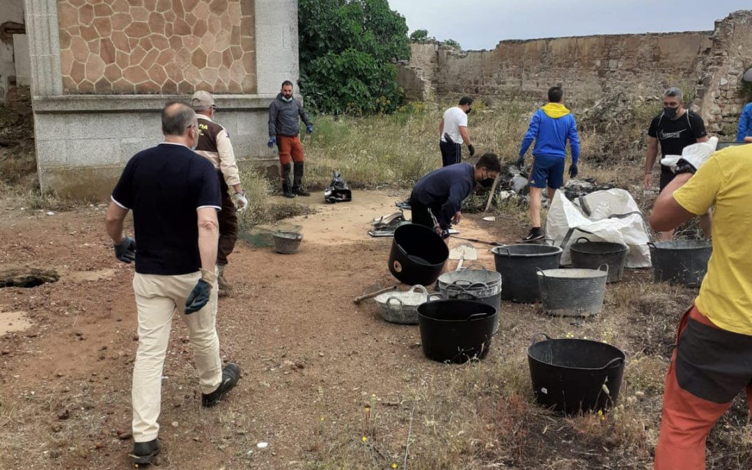 Linares se moviliza contra la «basuraleza»