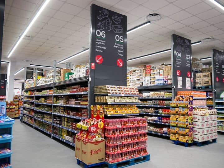 El grupo de alimentación ‘Díaz Cadenas’ abre su centro en Andújar y genera más de una veintena de puestos de trabajo