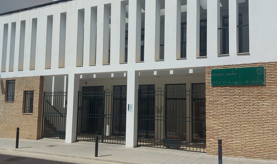 La Junta de Andalucía recorta 15 plazas el servicio de comedor escolar