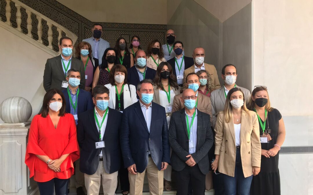 Arjona firma una ILP por una Ley Andaluza de la Cultura