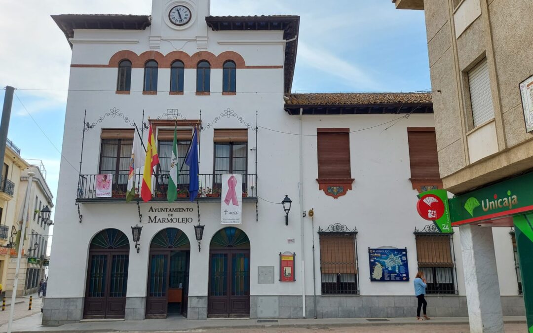 Marmolejo se viste de rosa durante el mes de octubre