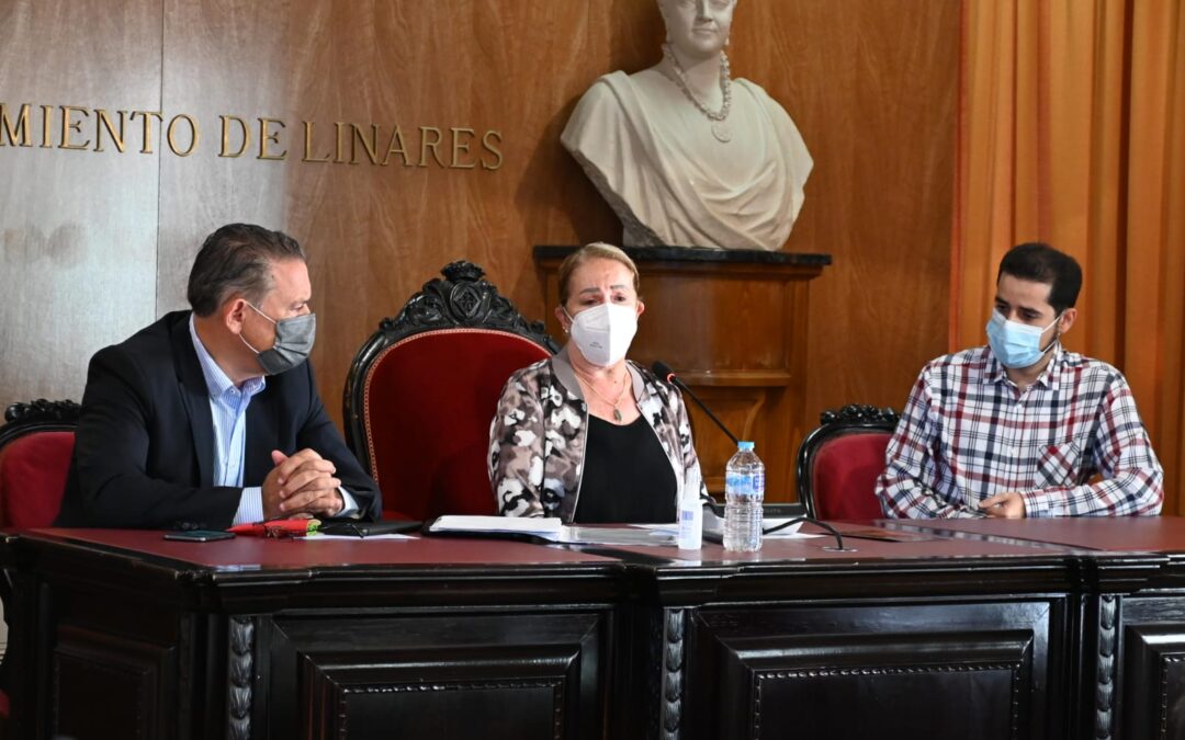 Tres calles con nombre de mujer en Linares