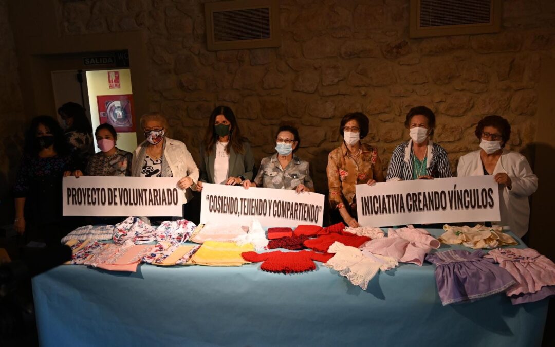 Los mayores de Linares participan en una muestra solidaria