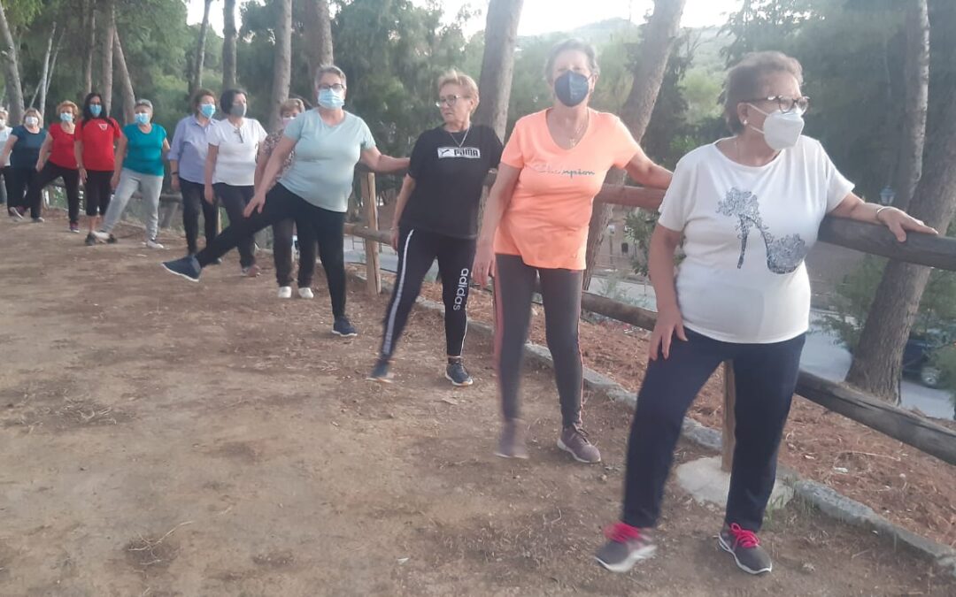 Torredonjimeno incentiva el ejercicio físico y mental entre las participantes en el programa “Activa-T”