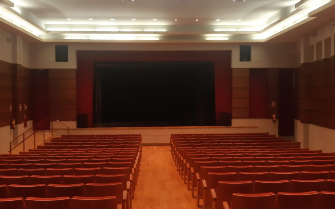 El Teatro Municipal “Alcalde Miguel Anguita” ya luce una nueva imagen después de su remodelación