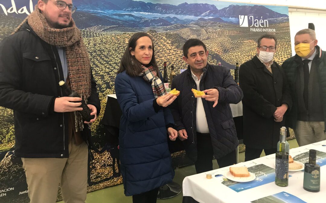 Reyes invita a los navarros a que disfruten de los AOVEs tempranos jiennenses