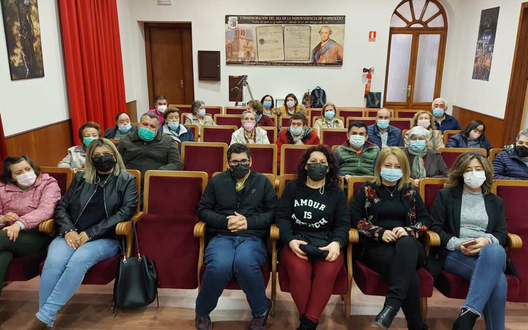 La asociación Cruz de Mayo recibe una ayuda de Fundación La Caixa