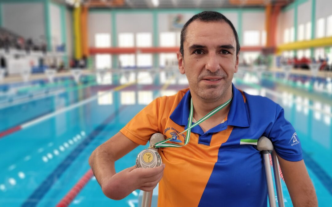 Martínez Tajuelo comienza la temporada con dos primeros y un tercer puesto en el Andaluz de natación celebrado en Cádiz