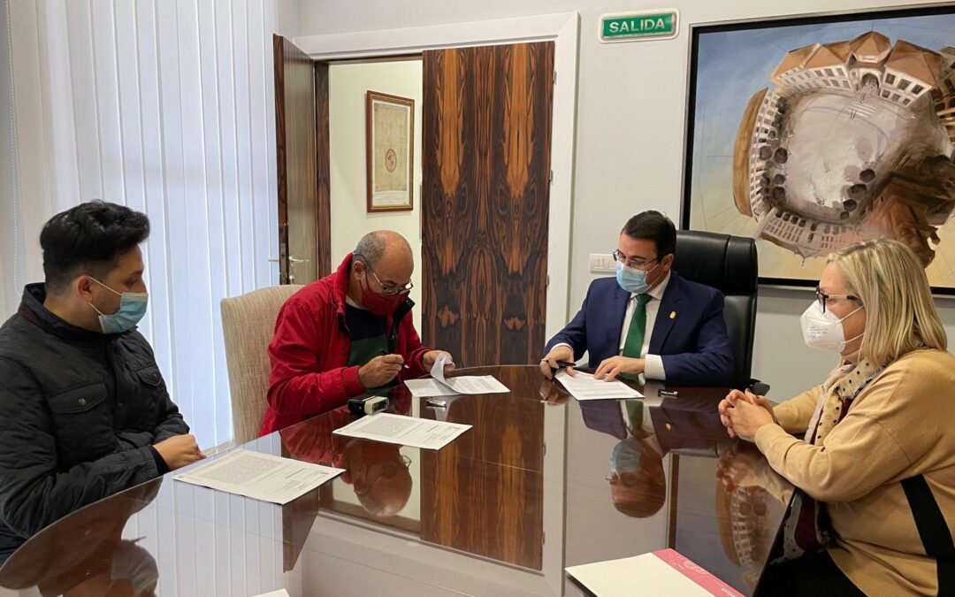 El Ayuntamiento suscribe el acuerdo de colaboración con la Familia Vicenciana para apoyar su labor en el Centro de Acogida e Inserción de Transeúntes