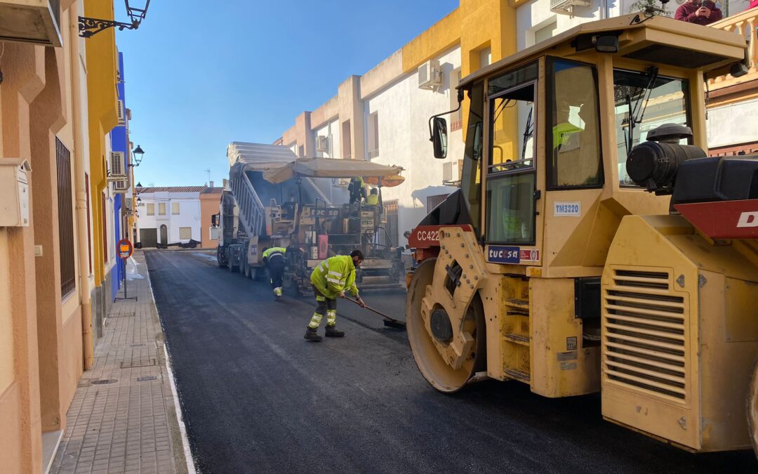 El Ayuntamiento de Marmolejo finaliza el plan de asfaltado en los barrios del Huevo y la Campiña
