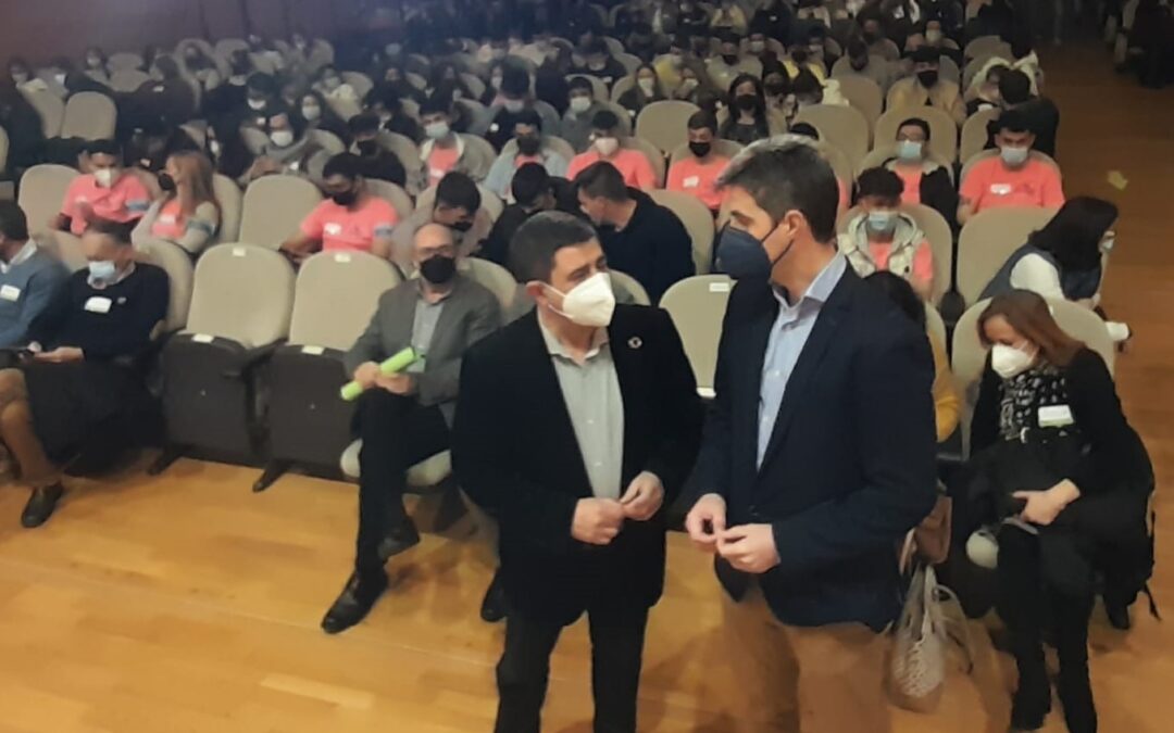 Reyes valoró la capacidad para emprender de la juventud en una jornada del programa «Empresa con Clase»