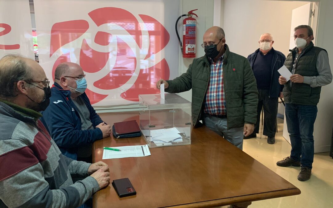 Manuel Anguita opta a ser el nuevo secretario general del Psoe