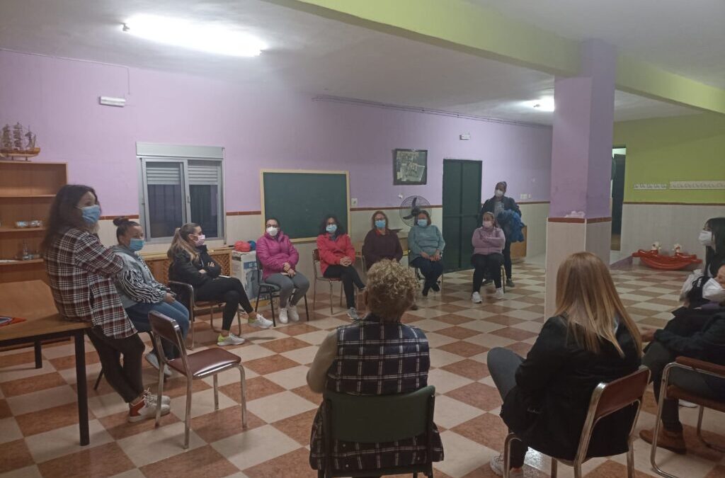 Reunión con el tejido asociativo de mujeres de Villanueva de la Reina