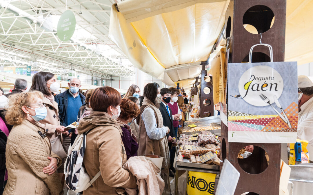 Unas 18.000 personas visitaron la VII Feria de los Pueblos