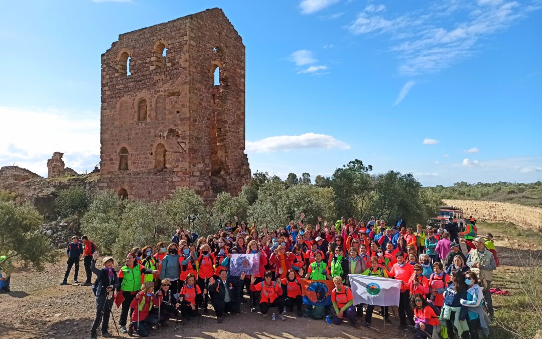 Senderistas de toda la provincia descubren el patrimonio de Linares