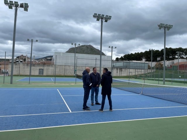 Martos destina 45.000 euros para renovar y mejorar las pistas de tenis