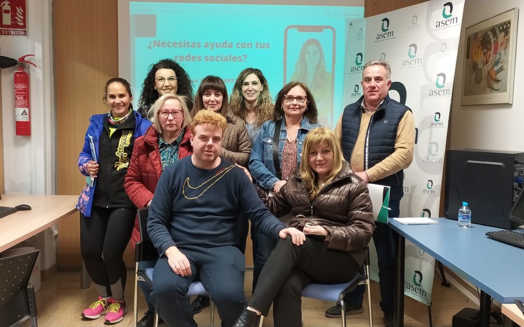 Empresarios de Martos se forman en redes sociales