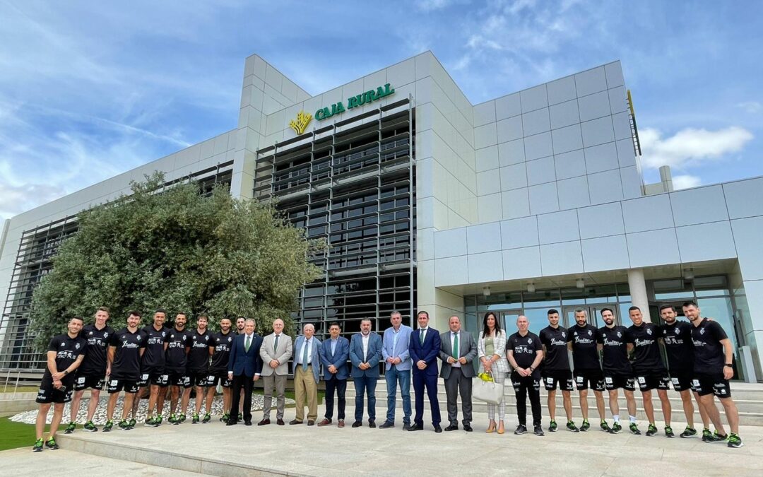 El presidente de Diputación destaca al Jaén Paraíso Interior FS como un activo para la promoción turística de la provincia