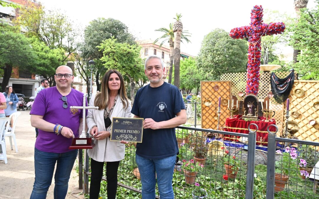 Linares premia sus Cruces de Mayo de 2022