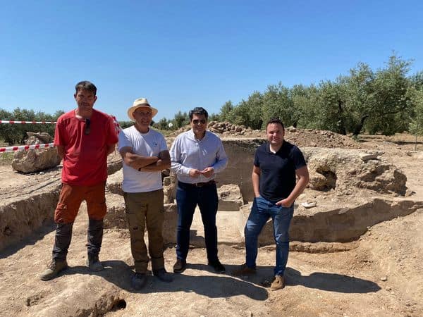 Excavados un refugio y dos nidos de ametralladoras en Marmolejo