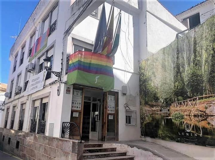 Castillo de Locubín conmemora el Día del Orgullo LGTBI