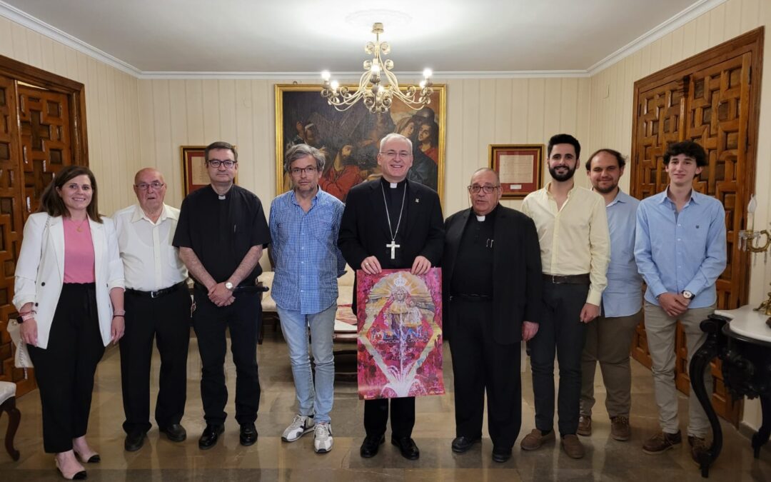 La Cofradía de la Virgen de la Fuensanta se reúne con el Obispo de Jaén