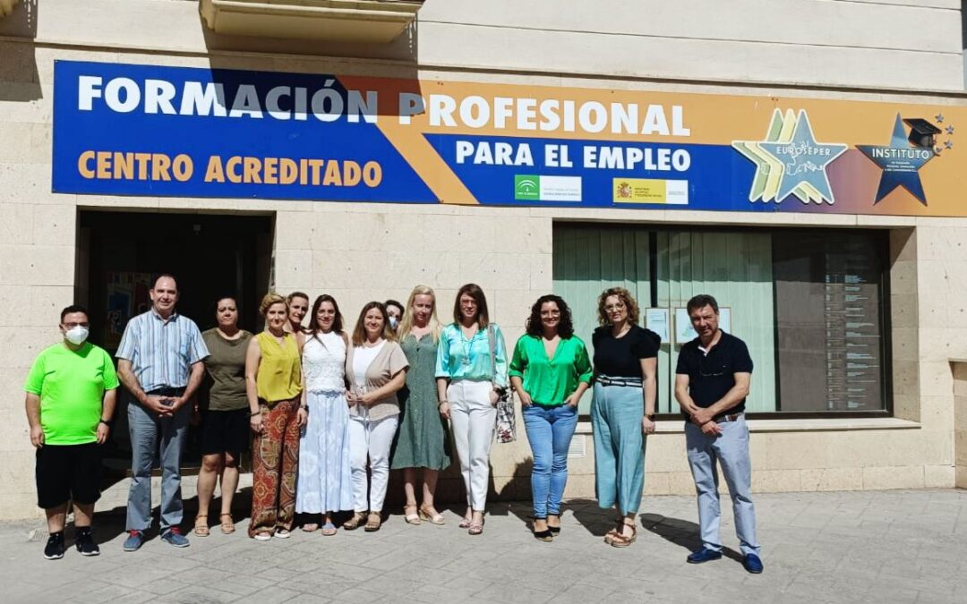 La patronal marteña instruye a estudiantes del curso de Auxiliar Administrativo