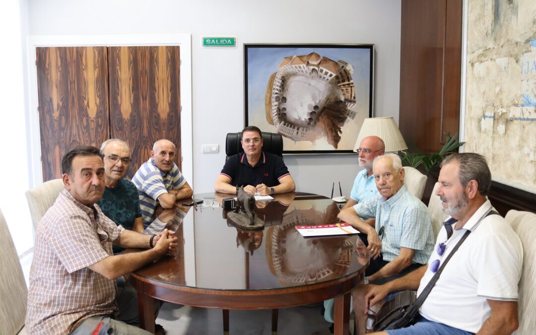 El Ayuntamiento reafirma su compromiso con el movimiento vecinal de Andújar