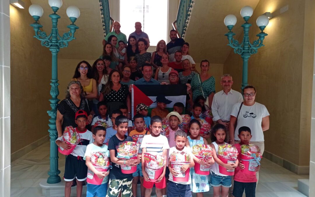 Linares recibe a los niños saharauis del programa «Vacaciones en Paz»