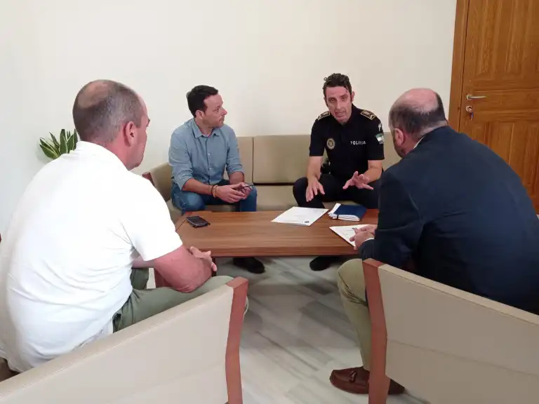 La Policía Local de Linares renueva el convenio con Rus