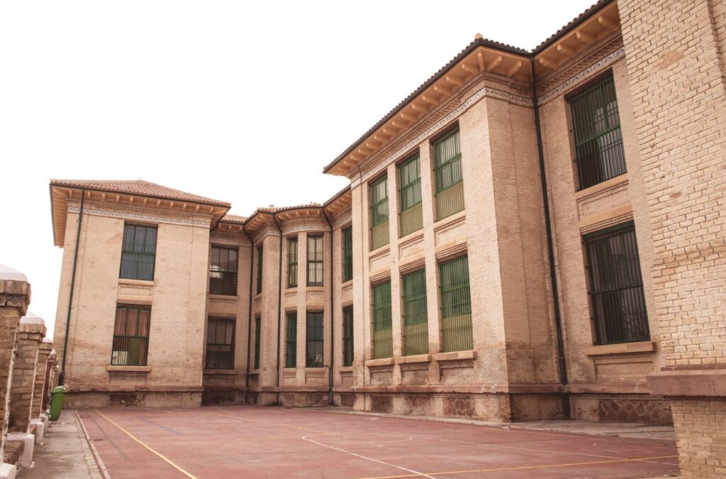 El Ayuntamiento de Lopera denuncia el «recorte» de una unidad de Primaria y de plazas de comedor en el colegio