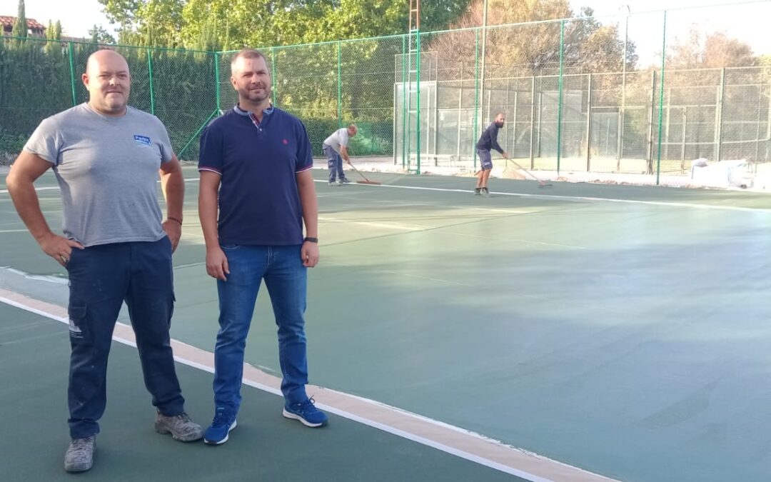 El Ayuntamiento invierte 70.000 euros en las mejoras de las pistas de pádel y tenis