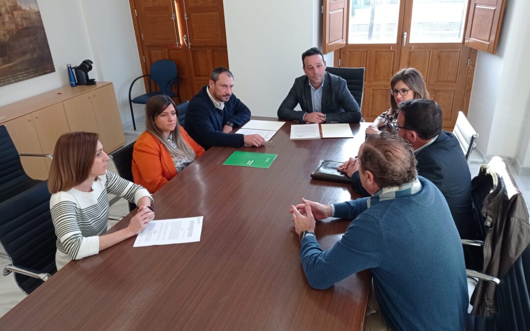 El Ayuntamiento busca un Linares de «Espacios sin Humo»