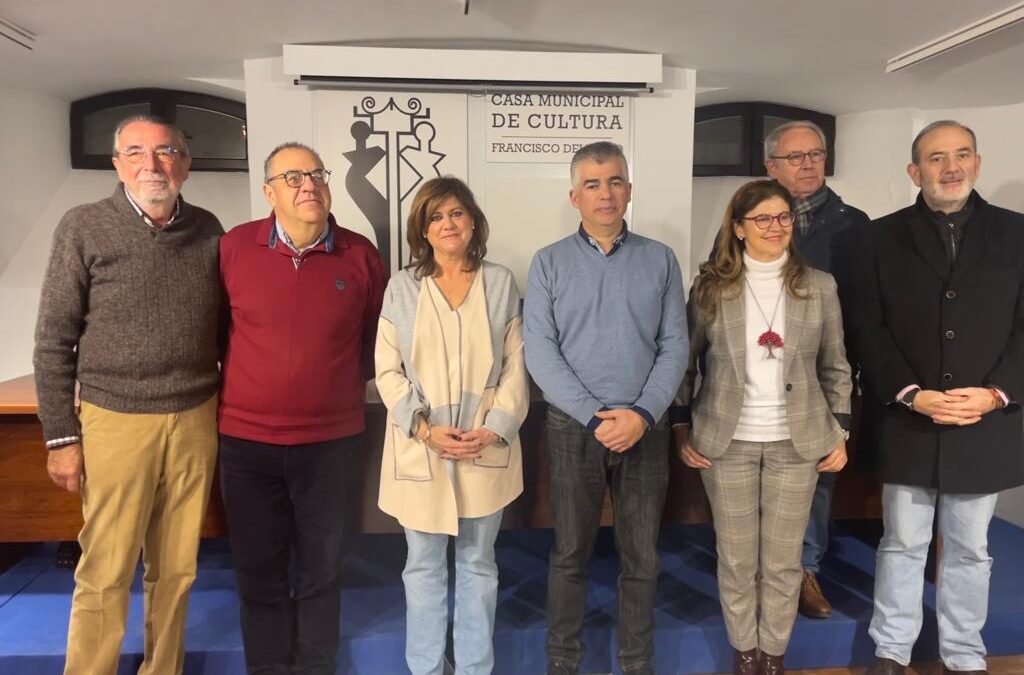 Martos otorga el Premio Aldabón a la revista Nazareno