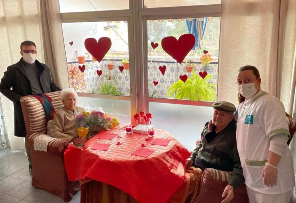 Celebración del Día de San Valentín con los más longevos del SAD de Torredonjimeno
