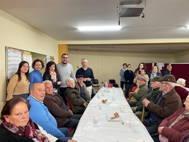 Los mayores de Monte Lope Álvarez celebran el Día de Andalucía