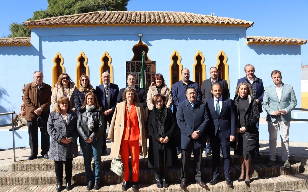 El alcalde aboga por la «unión y la lealtad para la consecución de objetivos comunes» durante la celebración del 28-F